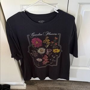 Mighty Fine Black Garden Flowers Women's Tee